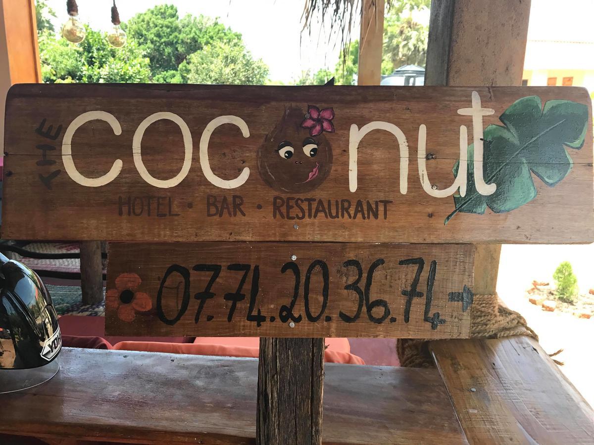 The Coconut Pottuvil Exterior foto
